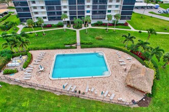 11 Bluebill Ave in Naples, FL - Building Photo - Building Photo