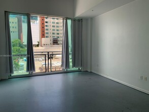 244 Biscayne Blvd, Unit 243 in Miami, FL - Building Photo - Building Photo