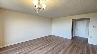 24055 Paseo Del Lago, Unit 413 in Laguna Woods, CA - Foto de edificio - Building Photo