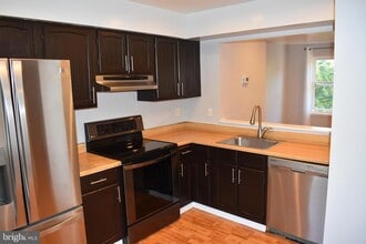 12 Swiss Ct in Germantown, MD - Building Photo - Building Photo