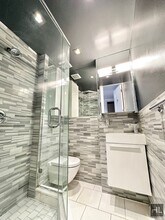 East 13th Street, Unit 3A in New York, NY - Foto de edificio - Building Photo