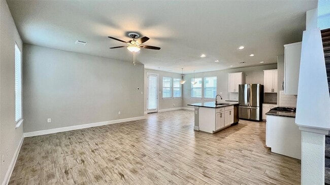 17212 Alturas Ave in Pflugerville, TX - Foto de edificio - Building Photo