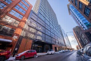 1035 W Van Buren St in Chicago, IL - Building Photo