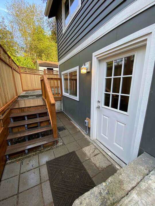 806 SW Henderson St in Seattle, WA - Building Photo