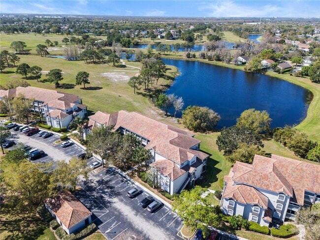 13929 Fairway Island Dr in Orlando, FL - Building Photo - Building Photo