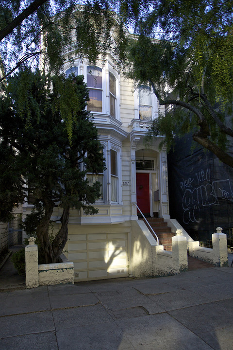 2215-2217 Webster St in San Francisco, CA - Building Photo