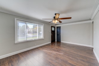 9701 Echo Ln in St. Louis, MO - Foto de edificio - Building Photo
