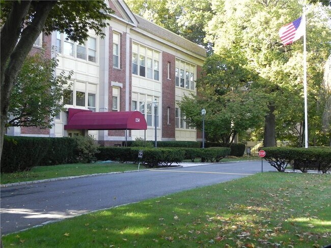 1250 North Ave in New Rochelle, NY - Building Photo - Building Photo