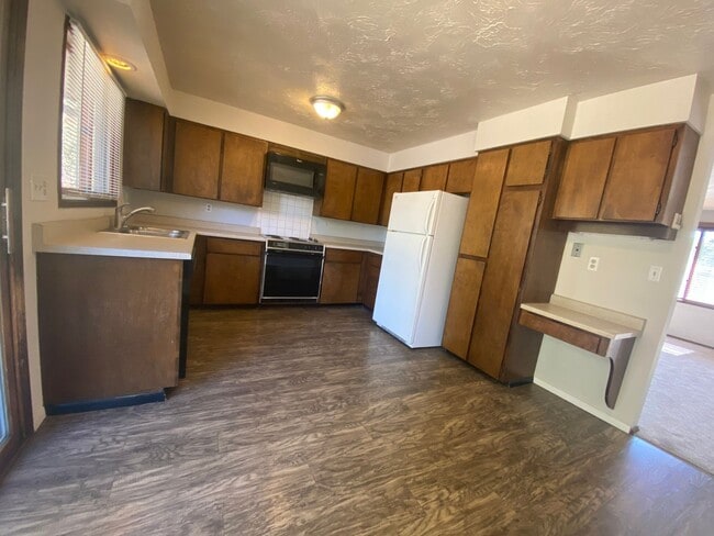 2531-2533 E 27th Ave in Spokane, WA - Building Photo - Building Photo