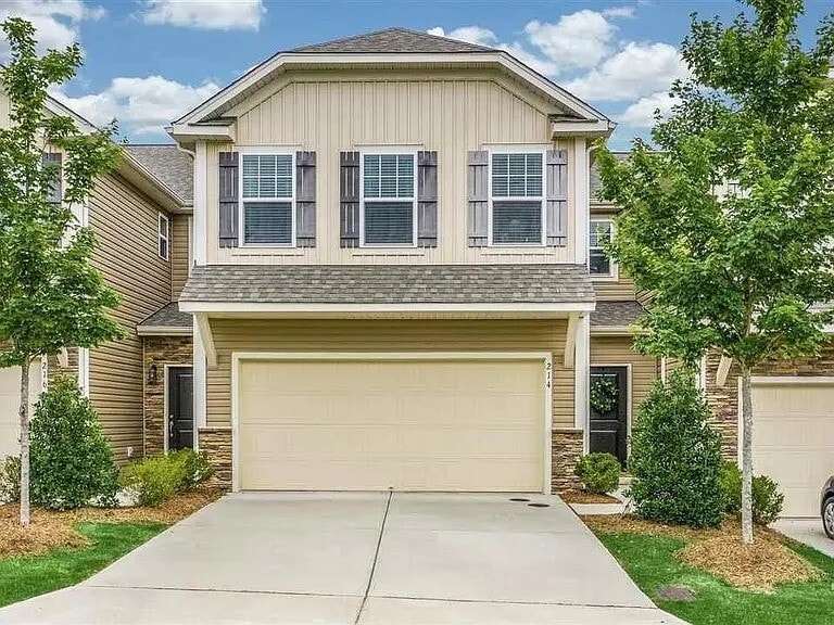 214 Hamlet Pl in Morrisville, NC - Building Photo