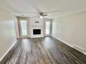 7242 Rose Trail Dr in Memphis, TN - Building Photo - Building Photo