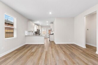 926 Whispering Winds Dr in Beasley, TX - Building Photo - Building Photo