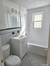 86 Clinton St in Glastonbury, CT - Building Photo - Building Photo