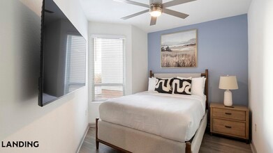 1001 S Center St, Unit 2215 in Arlington, TX - Building Photo - Building Photo