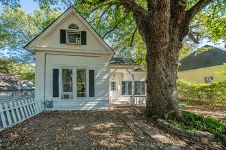 216 Elizabeth Terrace in Hot Springs, AR - Building Photo - Building Photo