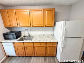 4162 Frontier Sun in San Antonio, TX - Building Photo - Building Photo