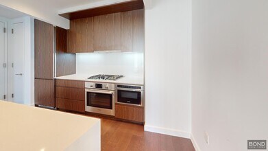 635 W 59th St in New York, NY - Foto de edificio - Building Photo