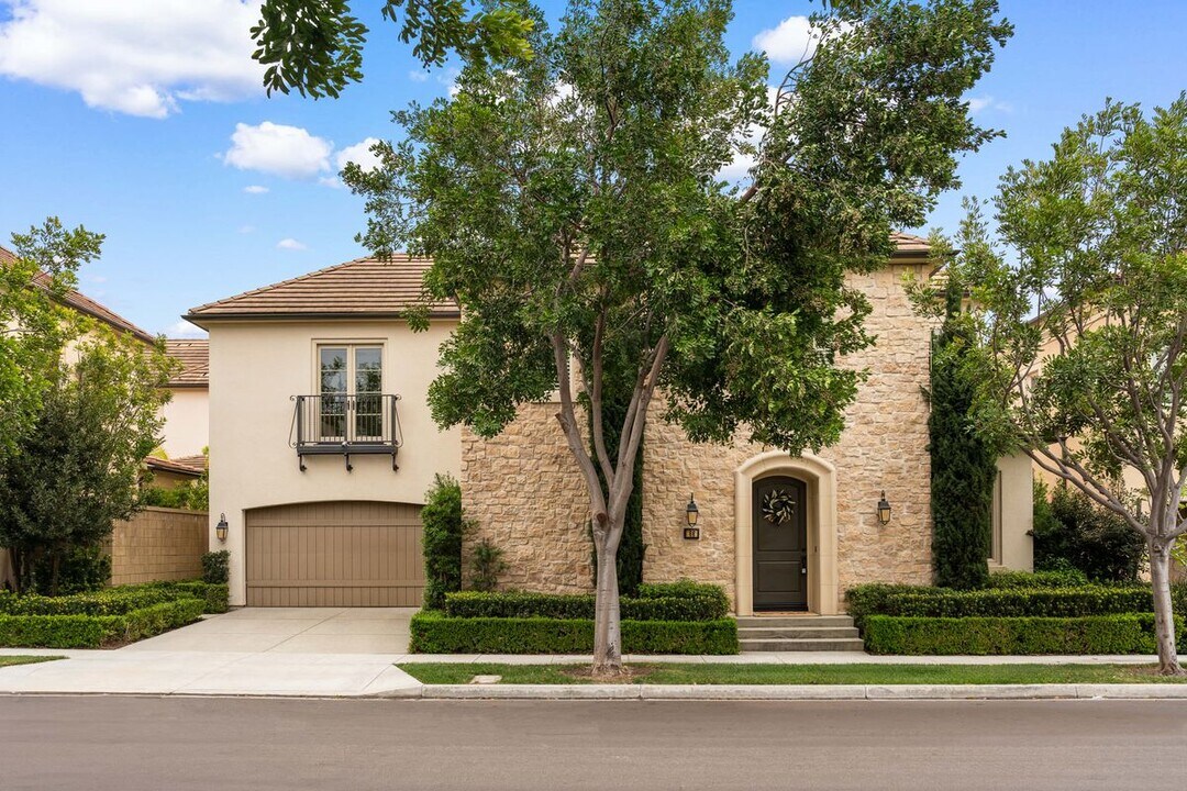 66 Berkshire Wood in Irvine, CA - Building Photo