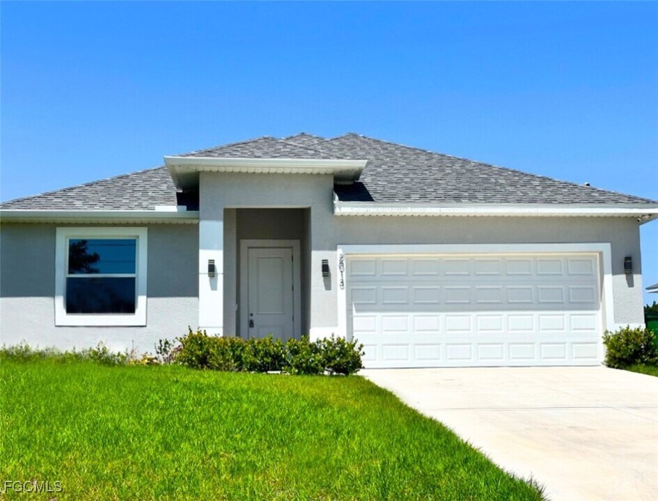 2013 Inglewood Cir in La Belle, FL - Building Photo