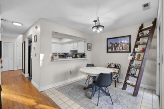 207 Misty Meadow Ln in South Windsor, CT - Building Photo - Building Photo