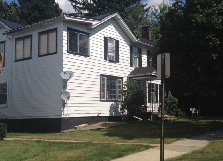 825 Oak St in Indiana, PA - Building Photo