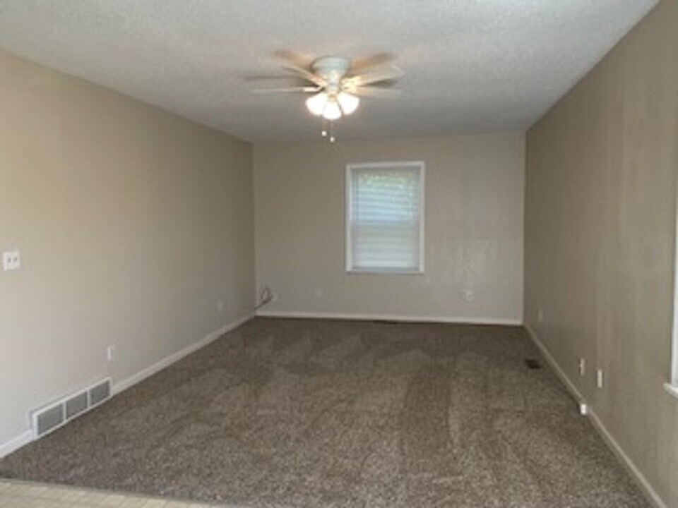 1016 N Main St in Edwardsville, IL - Building Photo