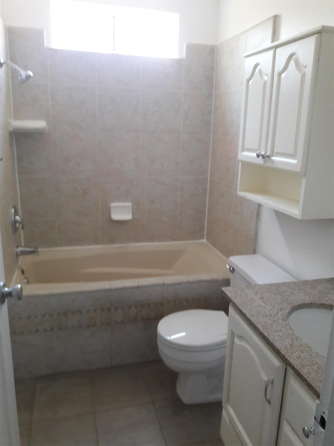 2913 Sugarpine Way in Modesto, CA - Building Photo - Building Photo