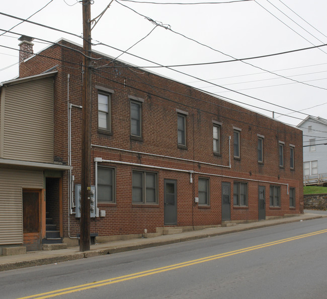 152 Iron St in Bloomsburg, PA - Building Photo - Building Photo