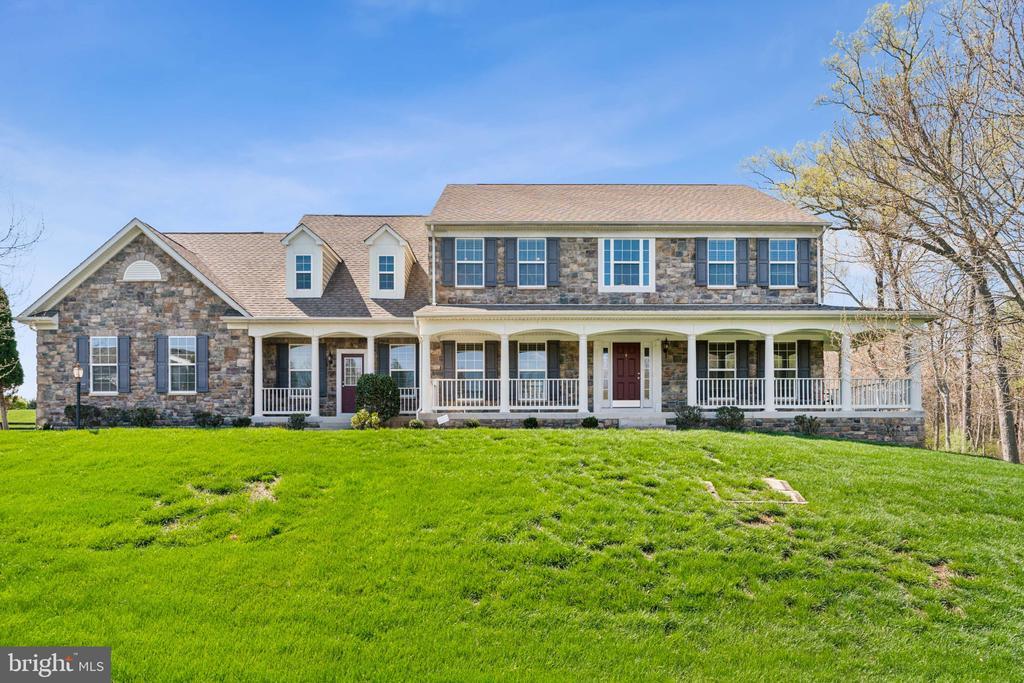 22411 Conservancy Drive in Ashburn, VA - Building Photo