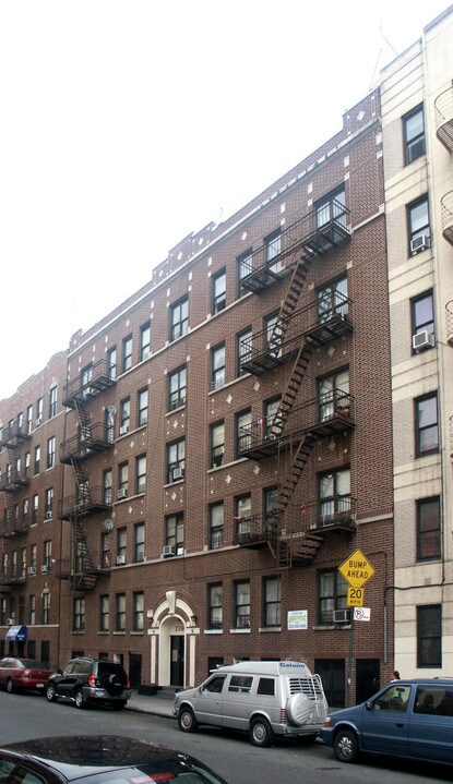 2390 Davidson Ave in Bronx, NY - Building Photo