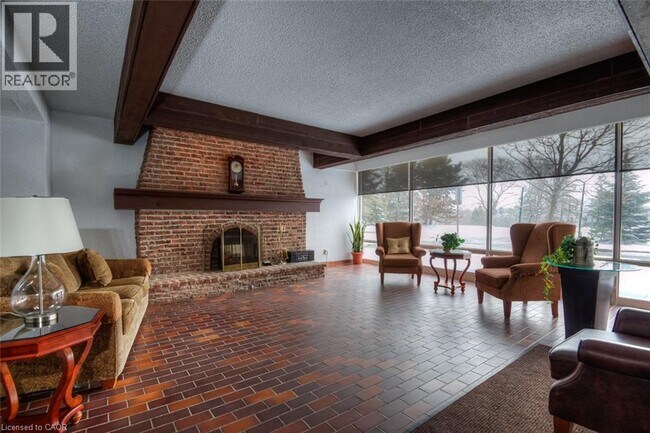 225 Harvard Pl in Waterloo, ON - Building Photo - Building Photo