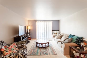 Willow Ridge Court in Amherst, NY - Foto de edificio - Interior Photo