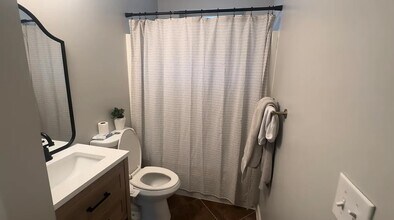 2432 Adlai St in Nashville, TN - Building Photo - Building Photo