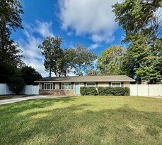 4700 Victory Rd in Virginia Beach, VA - Building Photo