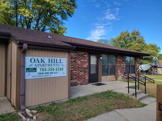 Oak Hill in Valley Falls, KS - Foto de edificio - Building Photo