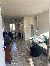 926 Chalcedony St in San Diego, CA - Building Photo - Building Photo