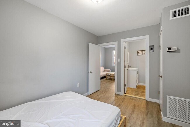 621 S 18th St in Philadelphia, PA - Building Photo - Building Photo