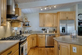 4976 Chaparral Way in San Diego, CA - Building Photo - Building Photo