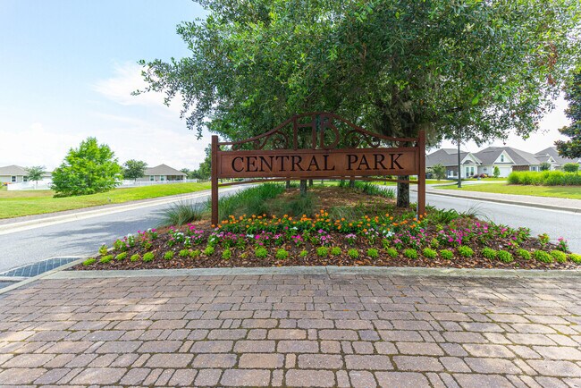 24 Mary Ellen Way in Freeport, FL - Building Photo - Building Photo