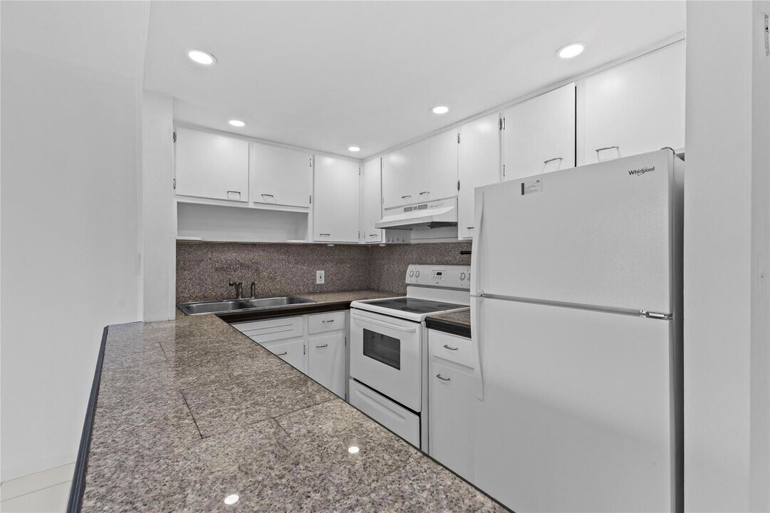 3208 SE 11th St in Pompano Beach, FL - Building Photo