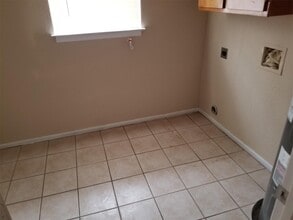 610 E Water St in Weatherford, TX - Building Photo - Building Photo