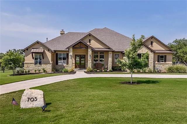 704 Brave Face St in Leander, TX - Building Photo