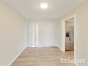 3555 Ridgewood Dr in St. Charles, MO - Foto de edificio - Building Photo