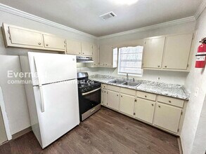 431 Annie St in Scottdale, GA - Foto de edificio - Building Photo