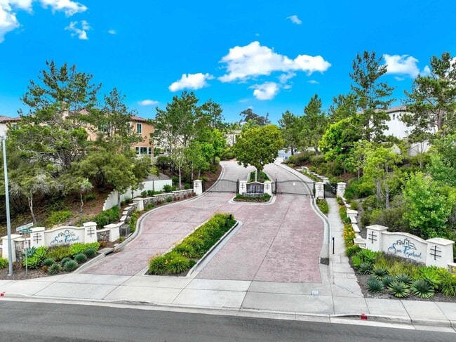 11333 E San Raphael in San Diego, CA - Building Photo - Building Photo