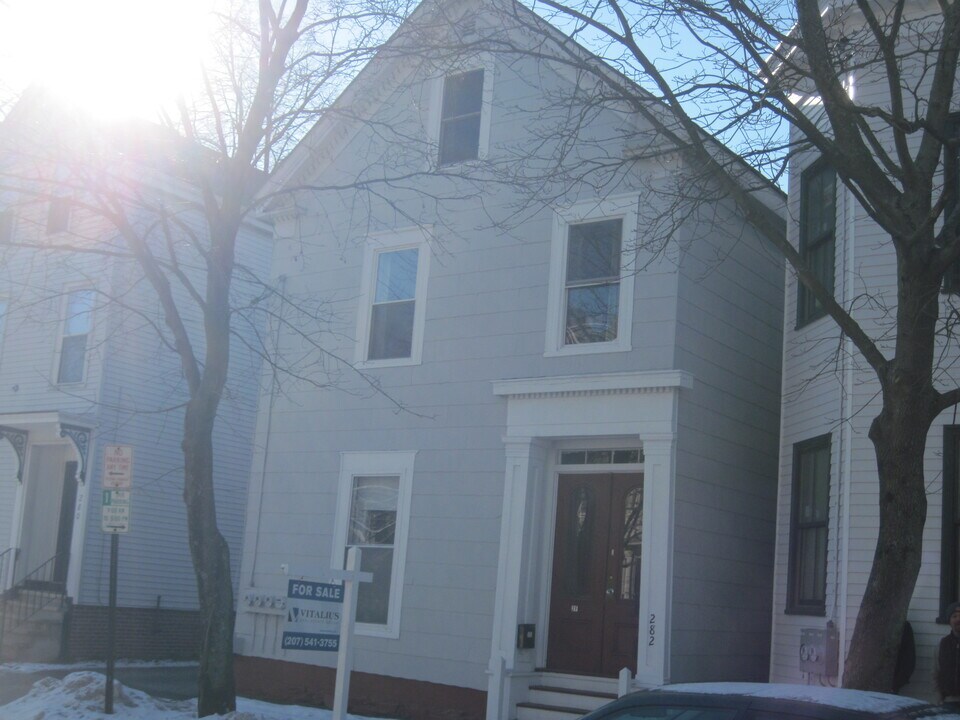 282 Brackett Street, Unit 3 in Portland, ME - Building Photo