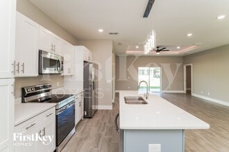 1666 Redfin Dr in Poinciana, FL - Building Photo - Building Photo