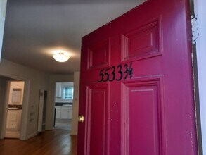 5529-5533 Harold Way in Los Angeles, CA - Building Photo - Interior Photo