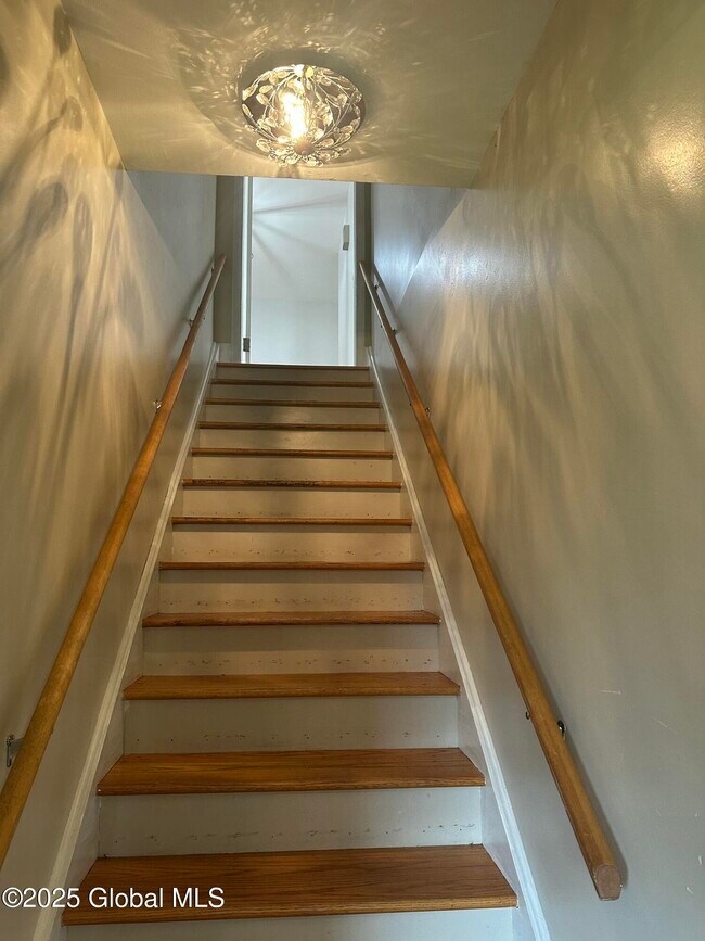 12 Friebel Rd-Unit -2 in Albany, NY - Building Photo - Building Photo