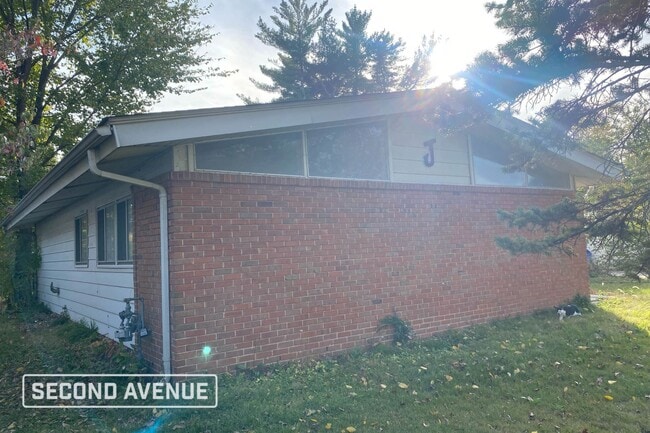 2280 Cherry Ln in Florissant, MO - Building Photo - Building Photo